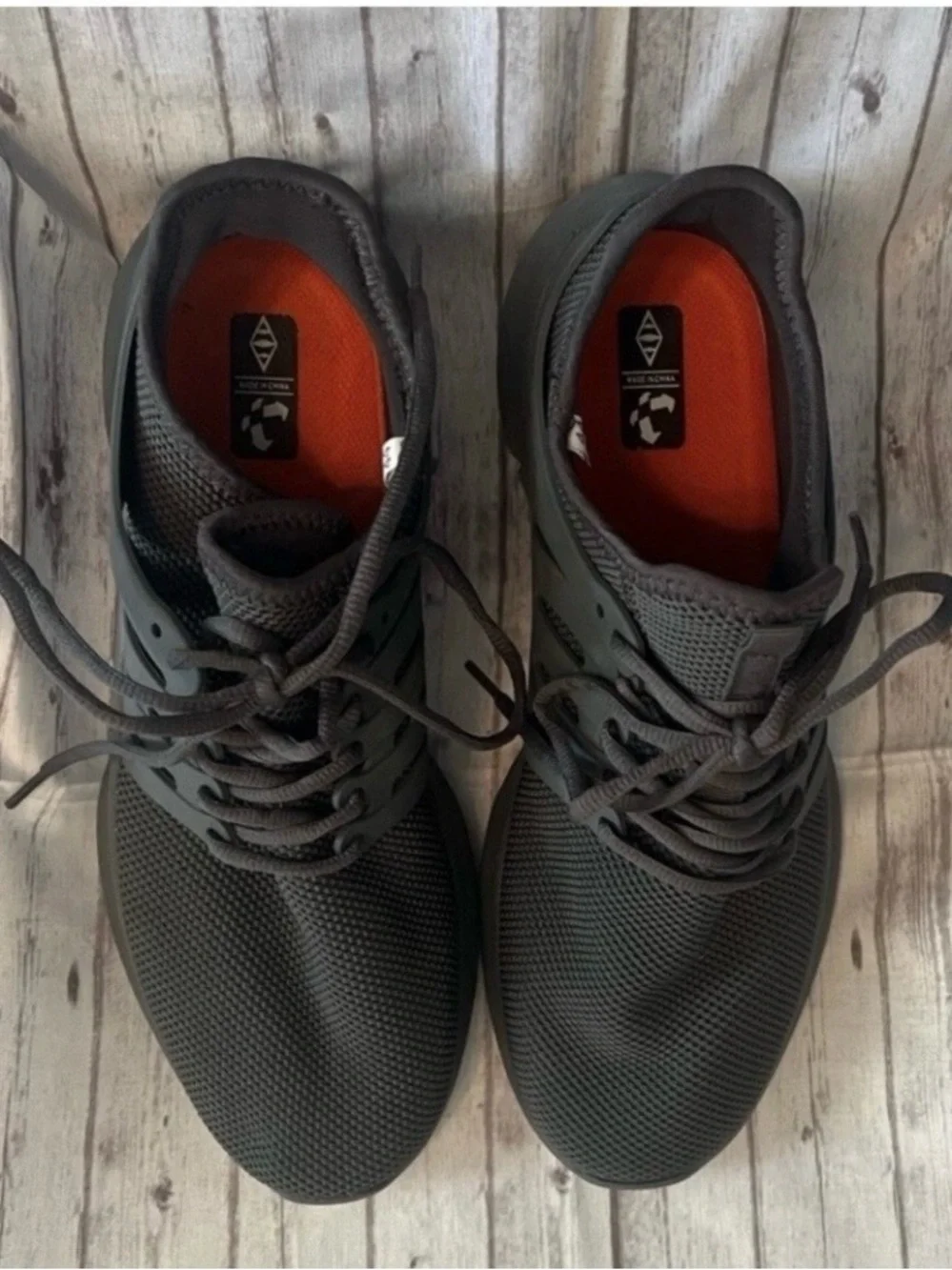 👠🖤Men's Gray Athletic Shoes Biacolum Non Skip Size 10 1/2